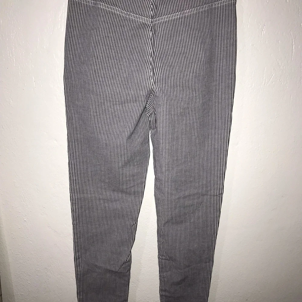 Free People (Size 27) Women’s Belle Grey High Rise Pants Skinny Trouser Striped